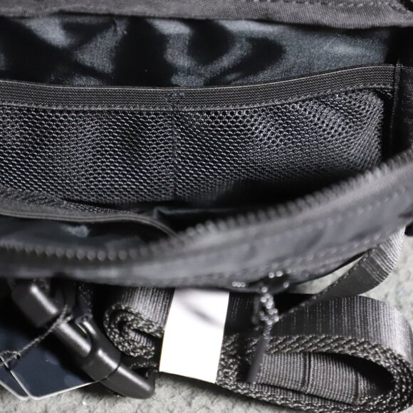 Disney x Lululemon Everywhere Belt Bag Black Mickey Mouse 1L Fanny Pack NW - Picture 7 of 11